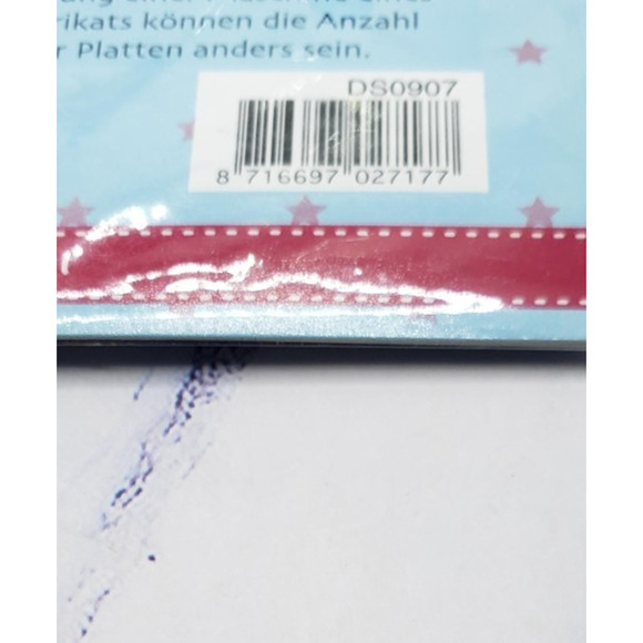 Marianne Red Embossing Folder Designables DS0907 Scrapbooking Crafting Cuttlebug - Picture 6 of 6